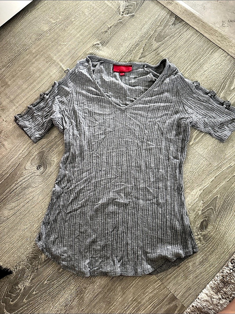 Jennifer Lopez Short Sleeve Ribbed Top in Gray Size Small
